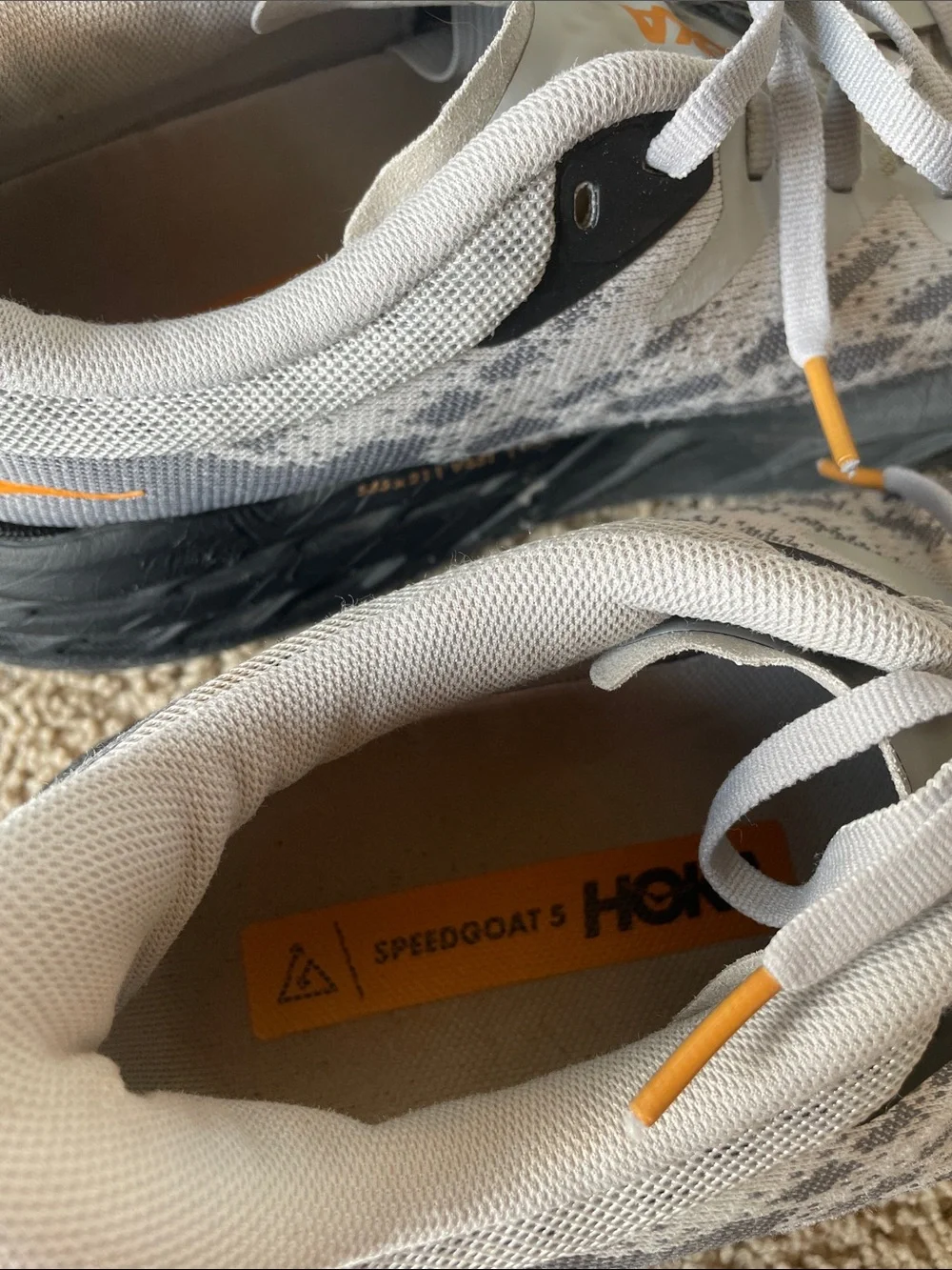 Hoka Speedgoat 5 Men’s Trail Running Sneakers 9.5 Gray Orange Logo Vibram Sole